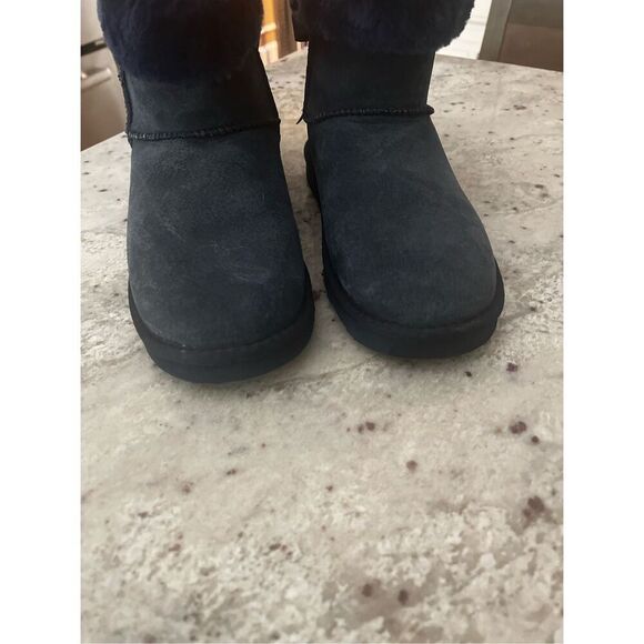 Lamo Navy Adele Shearling Booties sz 7 EUC - Picture 3 of 9
